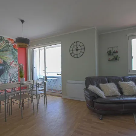 Comfortable Apartment Facing The Museum Arromanches-les-Bains Room photo