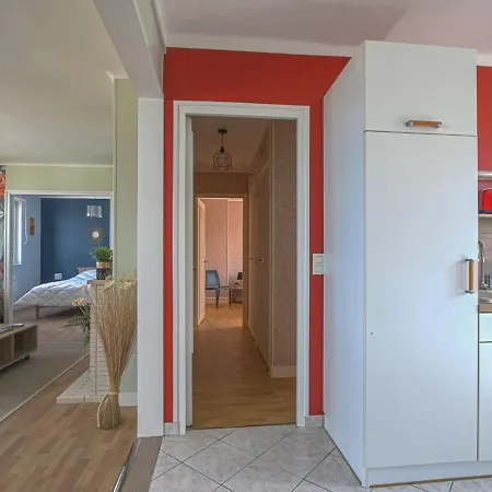 Comfortable Apartment Facing The Museum Arromanches-les-Bains Exterior photo