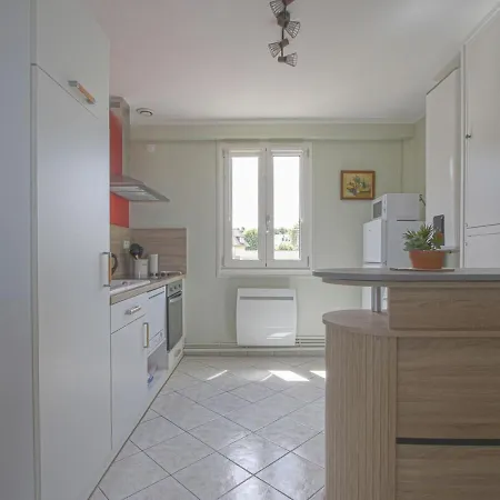 Comfortable Apartment Facing The Museum Arromanches-les-Bains Exterior photo