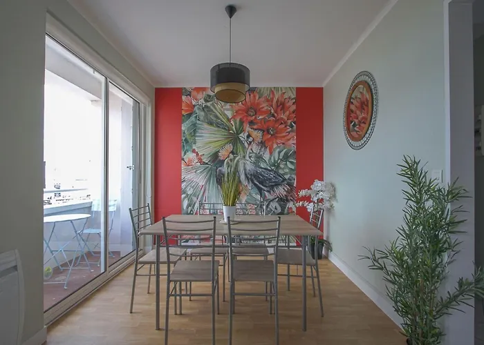 Comfortable Apartment Facing The Museum